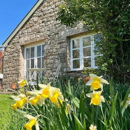 The Billiard Room - Cosy Country Retreat Abergavenny Exterior photo